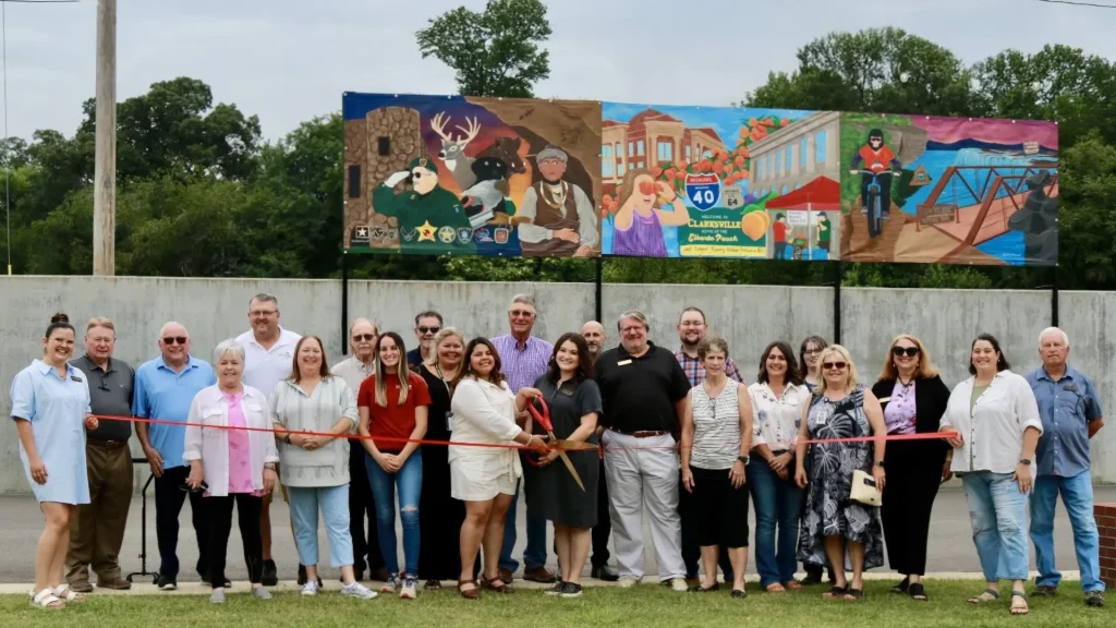 Azalia Molina Art. Clarksville Mural Unveiling